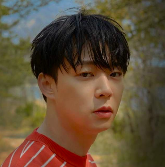 Singer and actor Park Yoochun (36), who even announced his retirement after taking methamphetamine, has virtually resumed his entertainment activities, and he has won the Main actor award at a foreign award.It seems that domestic activities have been blocked and found a way out of other countries.The Las Vegas Asian Film Awards were announced on the 6th (Korean time) for awarding the best male actor to Park Yoochun, who played the Main actor of the film Dedication to Evil.The independent feature film Dedication to Evil is a story that illuminates the story of a man.Park Yoochun plays Main actor and stars acting actors who are mainly active in the theater stage; previously, the news of the appearance was announced through solo reports.Park Yoochuns return to the screen Main actor is only seven years since Haemu, which was released in 2014.He also appeared briefly in the 2017 film Lucid Dream, but was a supporting actor.Park Yoochun Main actors drama is the last SBS Smell Girl on the air in 2015.Park Yoochun appeared on Channel As I heard it through the wind in May last year, and for the first time since the controversy, he made his first confessions.Of course its part of my job, he said of his retirement, and I dont know how long it will take to turn the blame around.I dont know if I can come back over time, he said, I dont think theres any reason (to forgive me). Ill live hard and sincere.However, some viewers doubted his authenticity by dismissing his Confessions as emotional arms. On the other hand, the support of enthusiastic fans is still his support.He said he would live with apology. He started communication through SNS after his release, and he showed his willingness to return to the entertainment industry by holding overseas fan meetings and filming pictures.The movie Dedication to Evil can also be interpreted as part of that.As a result of walking firmly on his own path, no matter what others say, Park Yoochun received a report card to celebrate.Even if it is not a large overseas film festival, the Namwoo Main actor award is a remarkable achievement.Of course, winning the Main actor award never opened Park Yoochuns domestic activities, but I applaud him for proving his possibilities again.Park Yoochun SNS