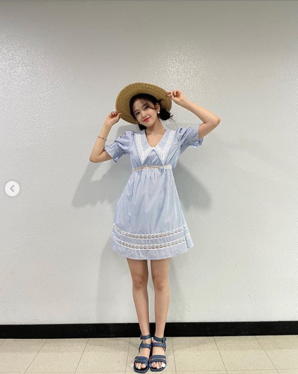 IZ*ONE native Ahn Yu-jin reported on the latest news.Ahn Yu-jin posted several photos on his Instagram on the 8th with an article entitled End of the vacation.In the open photo, Ahn Yu-jin completed a fresh fashion by matching a hat with a bright dress.On the other hand, Eugene is in charge of popular song after the group IZ*ONE activity in April.Photo: Ahn Yu-jin SNS