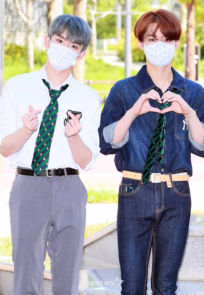 베리베리 강민-용승 '귀여운 하트 인사'[★포토]