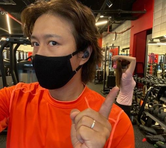 On the 9th, Jin Tae-hyun posted a picture on his Instagram with an article entitled Three weeks after I started Exercise with my wife.The photo shows Jin Tae-hyun, who leaves a two-shot with Park Si-eun, who is enthusiastic about Exercise.In addition, Jin Tae-hyun added, Currently, 3.4kg weight loss. 600g to target. But! Ill lose a little more. Muscle body fat is good.Meanwhile, Jin Tae-hyun adopted college student daughter Davida after Park Si-eun and marriage.Photo: Jin Tae-hyun Instagram