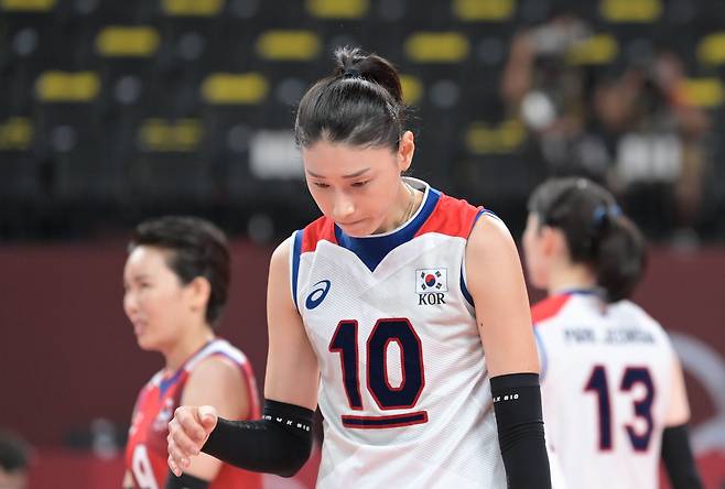 김연경이 지난 8일 도쿄 고토시 아리아케아리나에서 열린 도쿄올림픽 여자 배구 세르비아와의 동메달 결정전에서 굳은 표정을 짓고 있다. /도쿄=이태경 기자