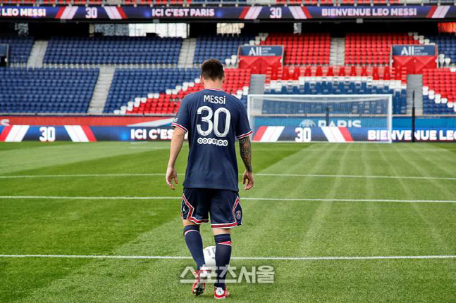 파리 생제르맹(PSG)에서 30번을 달고 뛰게 된 리오넬 메시. PSG 홈페이지