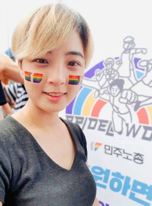 안산 선수의 '숏컷' 논란이 일자 류호정 의원이 연대를 밝히며 페이스북에 올린 과거 자신의 '숏컷' 인증 사진. /연합뉴스