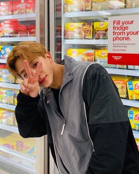 Singer Wonho falls into a memory travelOn the morning of the 15th, Wonho posted a selfie on his personal SNS, saying egggo.In the photo, Wonho is posing for the camera at a mart in Los Angeles, USA.Wonho boasts an attractive look between his two fingers, and he captivates global fans with a transparent skin and a unique lovely atmosphere without any blemishes.In fact, the fans who saw it said, Is it so cute?, There is no heaven, , I believe even if I am a high school student, and I slept all night. Meanwhile, Wonho is currently communicating with fans around the world through his personal YouTube channel ohhoho Ohhoho.wonho SNS