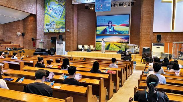 김지연 한국가족보건협회 대표가 지난달 24일 충남 당진감리교회에서 열린 기독교대한감리회 충청연회 주관 ‘청소년 성경적 세계관 교육’에서 강의하고 있다.