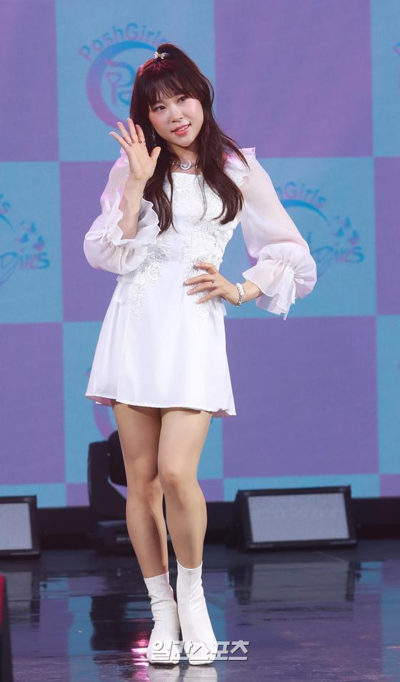 Miyu of the Girls group passigirs attends the debut showcase at the ASSA Entertainment Center in Seoul, Magok-dong on the afternoon of the 18th and has a photo time event.The passigirs, formed by eight members of Korea and Japan, will attract the attention of K-pop listeners with their unique charm and solid ability.In particular, Japan member Leona is from Japan idol group AKN48 Team8, and has a proven star, which is more anticipated.