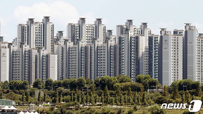 9일 서울 송파구 잠실의 아파트 단지.(자료사진) 2021.8.9/뉴스1 © News1 구윤성 기자