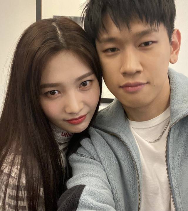 지난해 '자나깨나' 음반 작업을 함께 할 당시 조이와 크러쉬의 모습. 크러쉬 인스타그램
