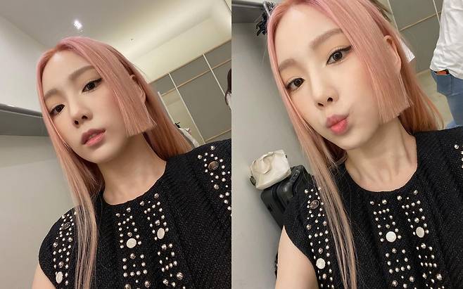 Girls Generation Taeyeon showed off her unconventional styling with a hipecut.On the 23rd, Taeyeon posted several photos on his Instagram with an article entitled One-headed Cat Eye Unforgettable Tab.In the photo, Taeyeon added a hipe cut to his pink hair to emit a deeper fairy beauty.He gave a chic charm with his tailed Ankaljin Cat eyes, and he showed cute looks such as shooting two shots with Pet.In Taeyeons extraordinary transform, Wonder Girls Yubin praised it as pretty; fans also praised it as too pretty, theres no fairy, cute!I can not forget everything of my sister and other comments.On the other hand, Taeyeon is appearing on tvN Amazing Saturday and will appear on JTBC Travel Battle - Pet Kissy which will be broadcasted on the 26th.