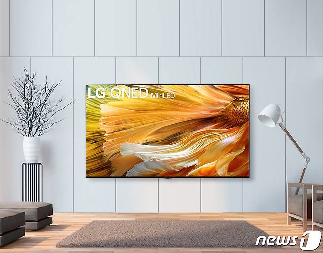 LG전자가 미니 LED를 적용한 프리미엄 LCD TV인 LG QNED 미니LED(MiniLED)를 본격 출시한다고 30일 밝혔다.(LG전자 제공) 2021.6.30/뉴스1