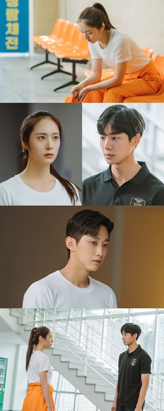In the 6th KBS 2TV Monday TV Drama Police Class broadcast on Days, competition between Jinyoung (Kang Sun-ho) and chu young-woo (Park Min-gyu) to win the love of Jung Soo-jung (Oh Kang-hee) becomes fierce.Previously, Oh Kang-hee (Jung Soo-jung) showed his jealousy and started to lean toward him by burning his jealousy in the appearance of his senior Yoon Na-rae (Kim Jae-in) and his affectionate Kang Sun-ho.She saw two people who were stuck during the dinner, and she came out with Kang Sun-ho.However, those who failed to return to the dormitory late at night faced the danger of heavy disciplinary action, and when the footsteps of Baek Hee (Seoyehwa), the head of the life guidance department, began to be heard, Oh Kang-hee hugged his mouth to his mouth.In the meantime, 24 Days released steel shows Oh Kang-hee sitting alone in trouble.She is making a dark expression and she is creating a very different atmosphere from her usual and uncompromising atmosphere.In another photo, Oh Kang-hee and Park Min-gyu were seen talking while standing opposite each other.Unlike Oh Kang-hee, who sends a mixture of complex emotions, Park Min-gyu is looking at her in a steady manner.Kang Sun-ho, who witnessed this situation, fixed his gaze on the two people and made it possible to guess the unusual situation with a heavy sinking face.In particular, Park Min-gyu is curious about the triangular romance by showing a rugged aspect, and it is expected that the main broadcast will be about how the story of the unpredictable youth will develop.The production team of the police class said, Todays broadcasts are a close story of young people who become friendly and friends become rivals.Especially in the fierce police life, please expect how the relationship between those who run toward the same dream will change. KBS 2TV Monday TV Drama Police Class will be broadcast six times at 9:30 pm on 24 Days and can be seen on the online video service platform wave.Photo = Logos Film