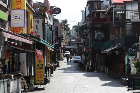 썰렁한 이태원 골목. 뉴스1