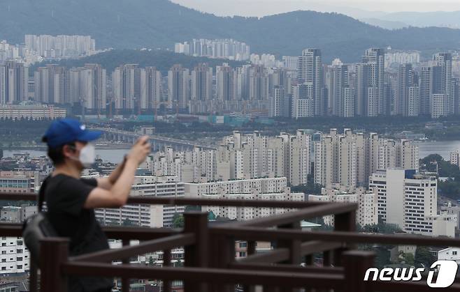 서울 아파트 단지의 모습(자료사진) 2021.8.8/뉴스1 © News1 신웅수 기자