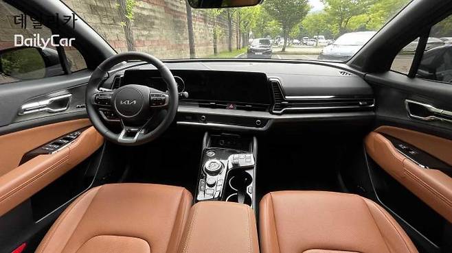 기아 스포티지 가솔린 터보 실내