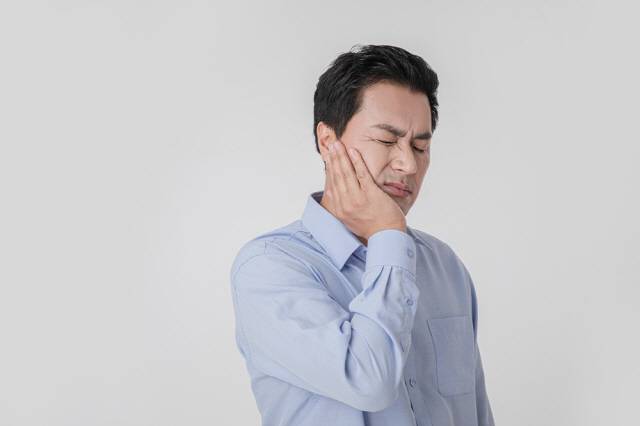 치주염이 있으면 심혈관질환이 생길 위험이 증가한다는 연구 결과가 나왔다./사진=클립아트코리아