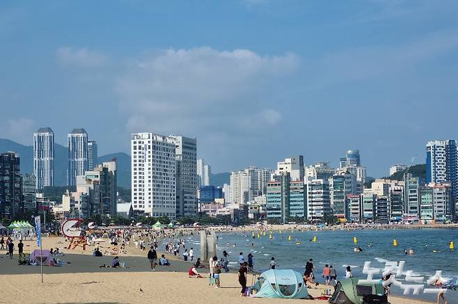 부산 광안리해수욕장. 박진홍 기자