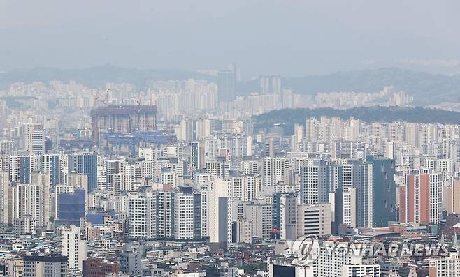 남산에서 바라본 서울시내 아파트·빌딩 숲 [연합뉴스 자료사진]