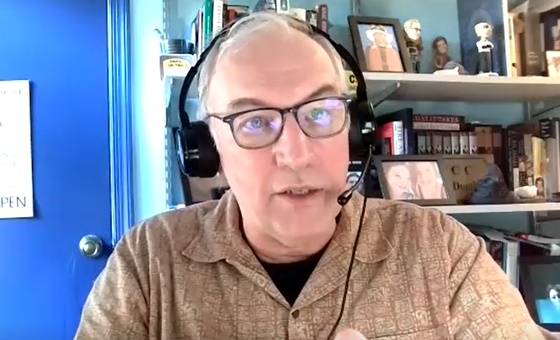 지난 25일 채널A와 화상 인터뷰 중인 댄 큐비스케 미국기자협회(SPJ) 국제 커뮤니티 공동의장