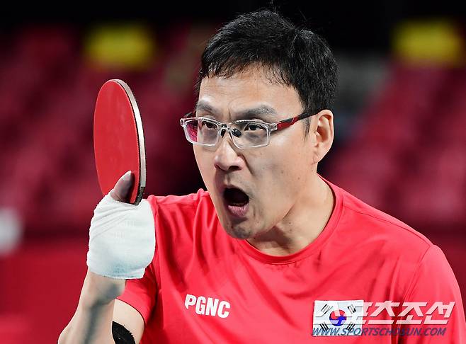 30일 일본 도쿄 메트로폴리탄 체육관에서 열린 2020 도쿄패럴림픽 탁구 남자 단식(스포츠 등급1) 결승전에서 대한민국 김현욱과 주영대가 대결하고 있다. 도쿄(일본)=사진공동취재단/정재근 기자 cjg@sportschosun.com/2021.8.30/