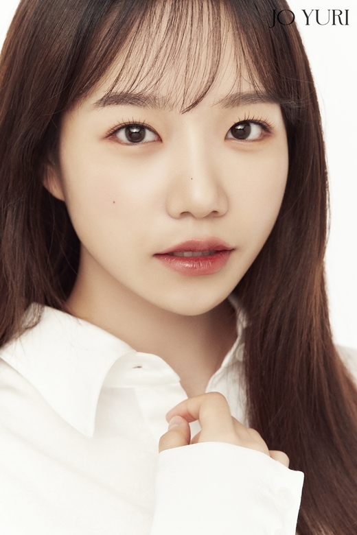 Group IZ*ONE member Jo Yu-ri has opened official YouTube and SNS channels and started full-scale communication with fans.The official YouTube, Twitter, Instagram and Facebook accounts of Jo Yu-ri were officially opened on the afternoon of the 29th, said Lee Jin-hyuk (WAKEONE), a subsidiary of the company on the 30th.Jo Yu-ri will showcase a variety of content that will attract fans attention through the newly opened official channels.In addition, we plan to communicate with various news and events actively.With the opening of the SNS channel on the day, three new personal profile photos of Jo Yu-ri were released and focused attention.From the black and white image with a chic and elegant atmosphere to the image that emanates girlhood with cute and cute pose, and the image that doubles the purity with the faint eyes and sophisticated visuals, Jo Yu-ris various charms in the profile photos caught the attention of the viewers.On the other hand, Jo Yu-ri will continue its official activities at Lee Jin-hyuk, a new label that integrates CJ ENMs own production and management labels Stone Music Entertainment, One Effect Entertainment, Studio Blue and Off the Record.
