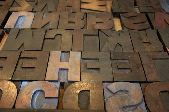 2300재가량 필요한 한글 활자와 달리 영문 활자는 대·소문자를 합쳐 52자만 만들면 돼 상대적으로 간략한 작업이었다.