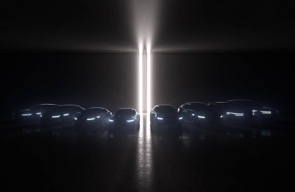 제네시스가 2일 온라인 채널을 통해 영상 퓨처링 제네시스(Futuring Genesis)를 공개하고 새로운 브랜드 비전을 발표했다. 사진은 제네시스가 오는 2030년까지 완성하게 될 총 8개의 수소 전기차와 배터리 전기차 라인업. 제네시스 제공