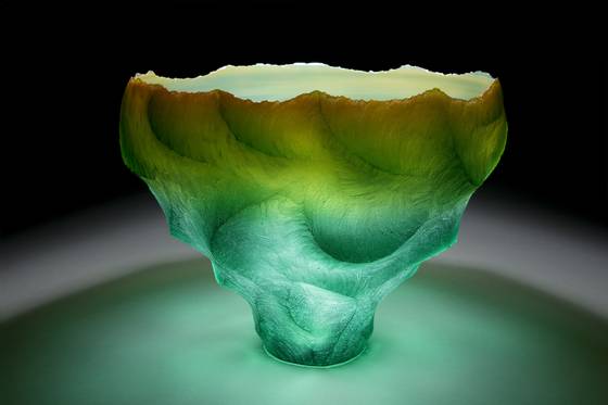 2013년 ‘가나자와 국제 유리 공모전’에서 은상을 수상한 ‘파도 속의 석양’.