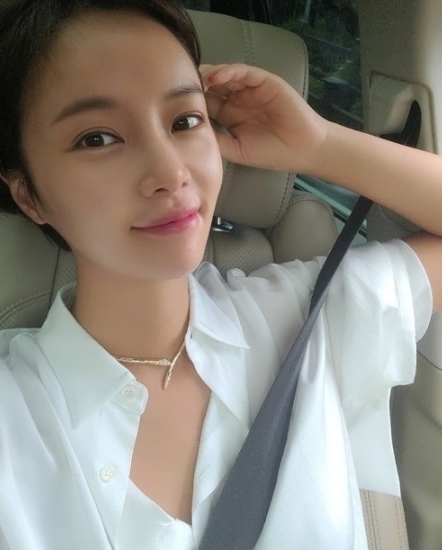 Actor Hwang Jung-eum has been more relaxed.On the 4th, Hwang Jung-eum posted two photos on his instagram with an article entitled Nostalgia Spray for a long time.In this photo, Hwang Jung-eum, who is driving, is enjoying a smile and enjoying his leisure time.In his first selfie photo, released after his reunion with husband Lee Young-don, he is more relaxed and attracts attention.Meanwhile, Hwang Jung-eum has a son in 2016 with professional golfer and businessman Lee Young-don and marriage.In September last year, Lee Young-don and Divorce media application were submitted, but last month announced the reunion.Copyright Korea Economic TV