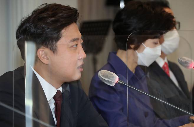 국민의힘 이준석 대표가 3일 서울 중구 한국프레스센터에서 열린 관훈토론회에서 발언을 하고 있다. /연합뉴스