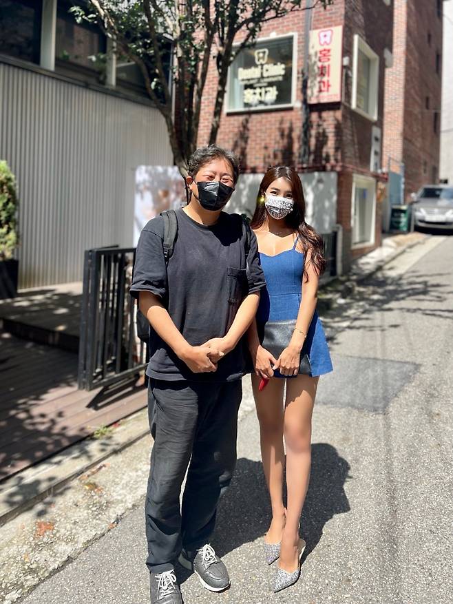 인플루언서 김지나씨(오른쪽)와 남변./사진=남민준 명예기자(변호사)