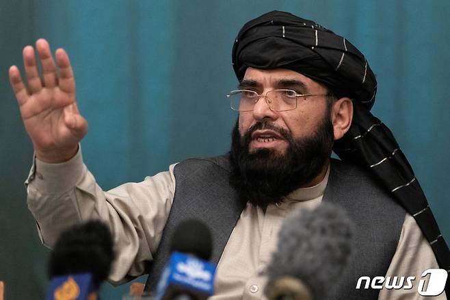 탈레반 정치국 대변인 수하일 샤힌. © 로이터=뉴스1 © News1 정윤영 기자