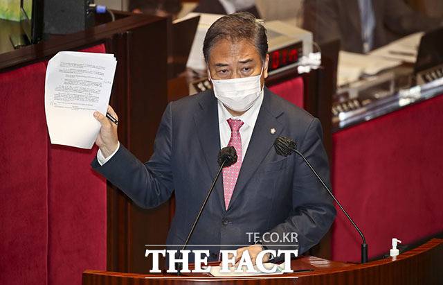 언론중재법 관련 질의하는 박진 국민의힘 의원.