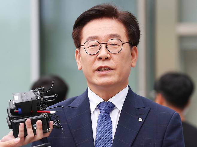 2019년 7월 이재명 경기지사가 수원고등법원에서 열린 재판에 출석하고 있다. 연합뉴스.