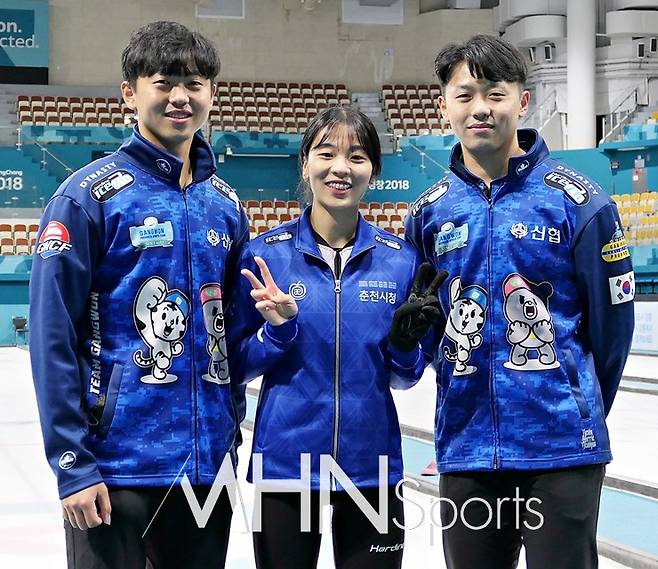 강원도청 소속인 이기복 선수(왼쪽)과&nbsp; 이기정 선수(오른쪽)는 경기중에도 장난을 주고 받는 동료이자 경쟁자이다.[사진=이기복, 김민지, 이기정ⓒMHN스포츠 임형식 선임기자]