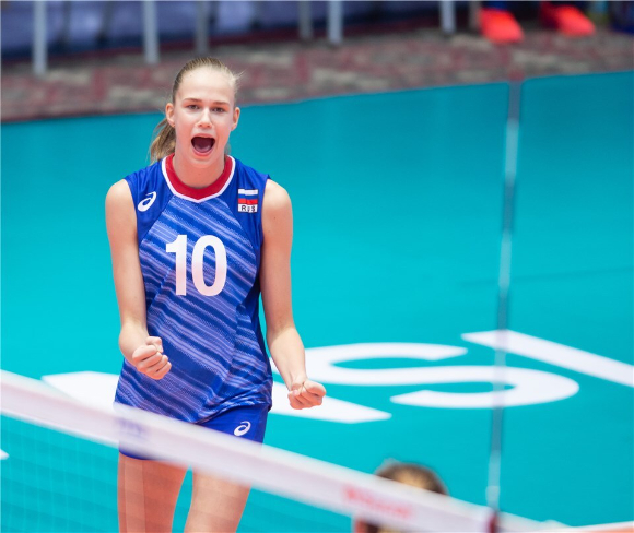러시아 여자배구대표팀의 17세 장신 스파이커 아리나 페도롭체프는 지난 2019년 여자청소년세계선수권대회에 만 15세 나이로 선발돼 주목을 받았다. [사진=국제배구연맹(FIVB)]
