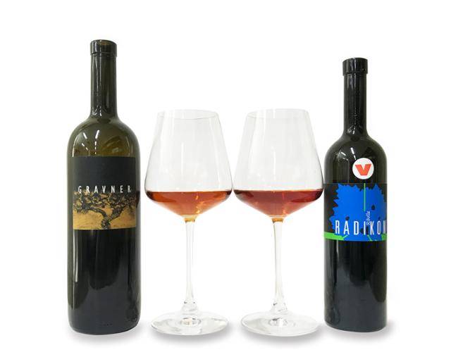 오렌지 와인의 르네상스를 일으킨 두 거장인 요슈코 그라브너와 스탄코 라디콘의 ‘리볼라 지알라’로 만든 오렌지 와인. 사진=김성실