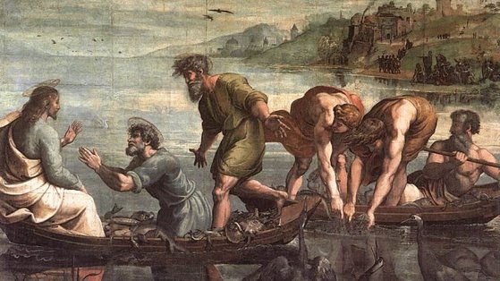 라파엘로 산치오의 작품 '고기 잡는 기적'. 예수는 제자들을 향해 사람 낚는 어부로 만들겠다고 했다. [중앙포토]