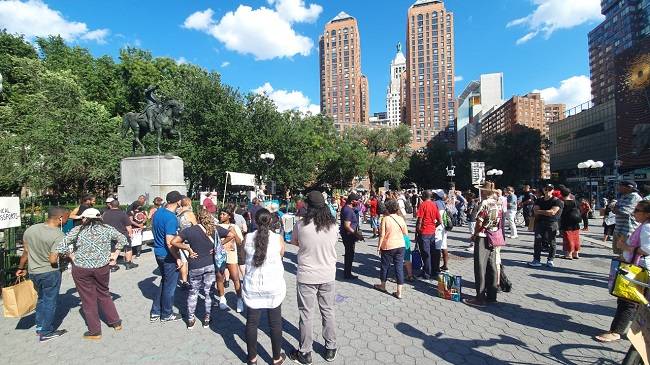 백신접종을 권장하는 안내판 /사진=추동훈 기자