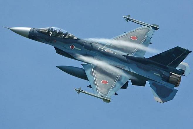일본 항공자위대 소속 F-2 전투기가 훈련을 위해 비행하고 있다. 세계일보 자료사진