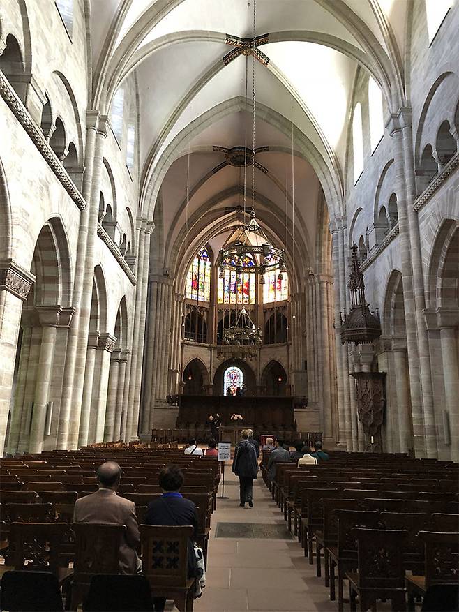 바젤 대성당 내부.