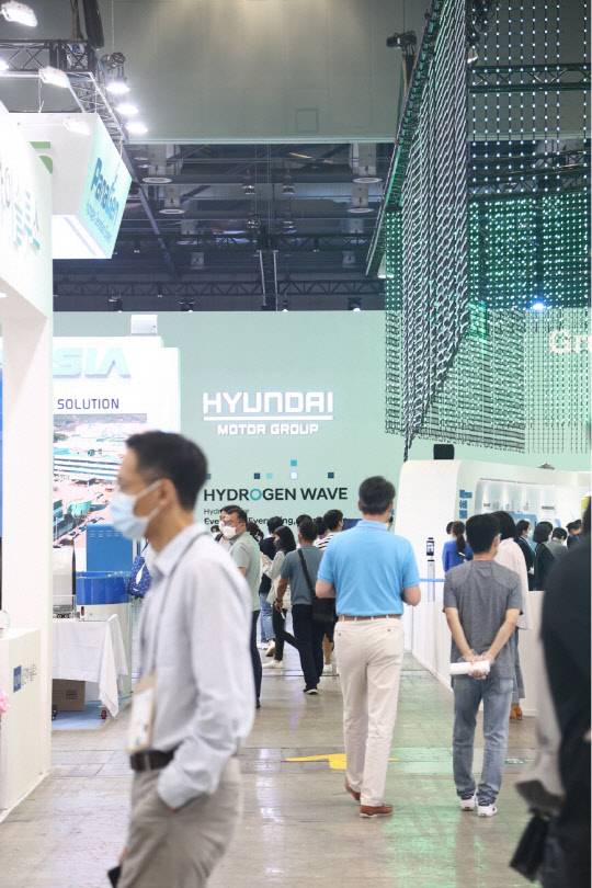 경기 고양 킨텍스에서 지난 8~11일 기간 열린 '2021 수소모빌리티+쇼' 행사장 전경. 수소모빌리티+쇼 조직위원회 제공