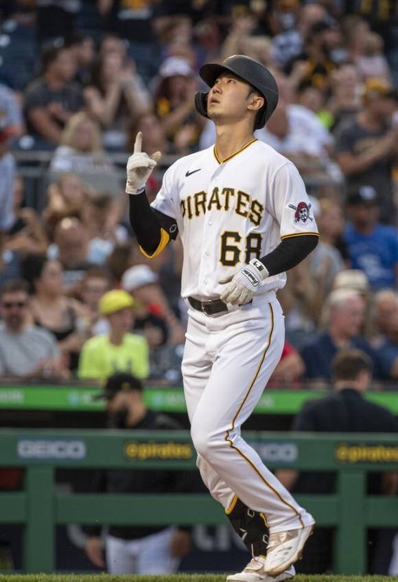 MLB 피츠버그에서 뛰고 있는 박효준이 12일(한국시간) 열린 워싱턴과 홈 경기에 선발 출전해 1안타 3볼넷으로 활약했다. 피츠버그는 이날 승리로 2연승을 신바람을 냈다. [사진=뉴시스]