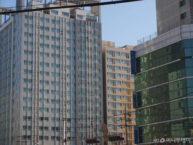 서울 구로구 소재 한 도시형생활주택 건물 전경. 건물간 이격 거리가 일반 아파트보다 좁게 설계돼 있다. /사진=머니투데이DB