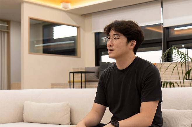 ▲김용현 당근마켓 공동대표가 지난 8일 서울 강남구 교보타워 당근마켓 본사에서 회사 소개를 하고 있다. (사진=당근마켓)