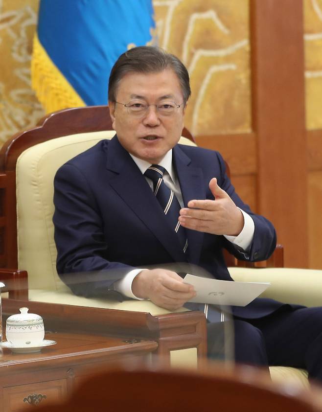 문재인 대통령이 13일 오전 청와대 본관 접견실에서 한국과 호주 외교·국방(2+2) 장관회의 참석차 방한한 호주의 마리스 페인 외교장관과 피터 더튼 국방장관을 접견, 인사말을 하고 있다. 2021.09.13. amin2@newsis.com