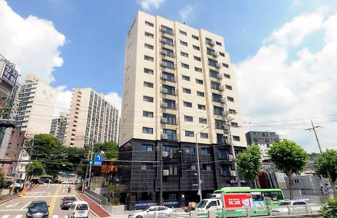 지난달 후분양을 진행한 서울 관악구 신림동 신림스카이아파트 전경 /다음 로드뷰