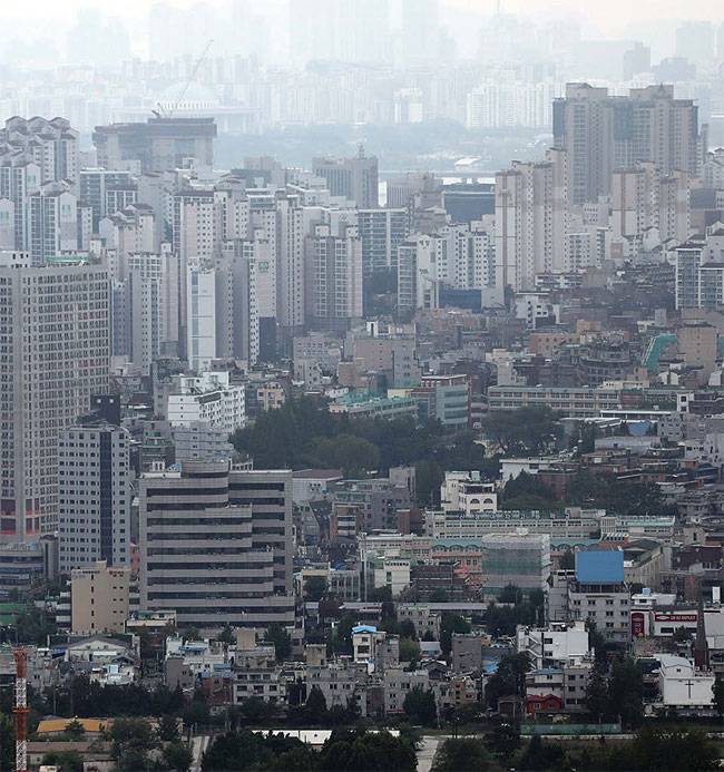 남산에서 본 서울 시내. 사진 연합뉴스