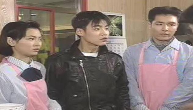 1994년 방송된 청소년 드라마 '공룡선생' 속 김소연(왼쪽 첫 번째)의 모습. SBS 방송 캡처