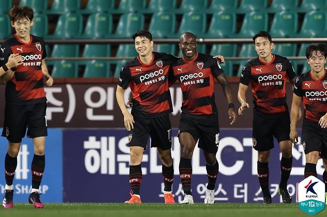 득점 세리머니를 펼치는 포항 스틸러스 선수들 [한국프로축구연맹 제공. 재판매 및 DB 금지]