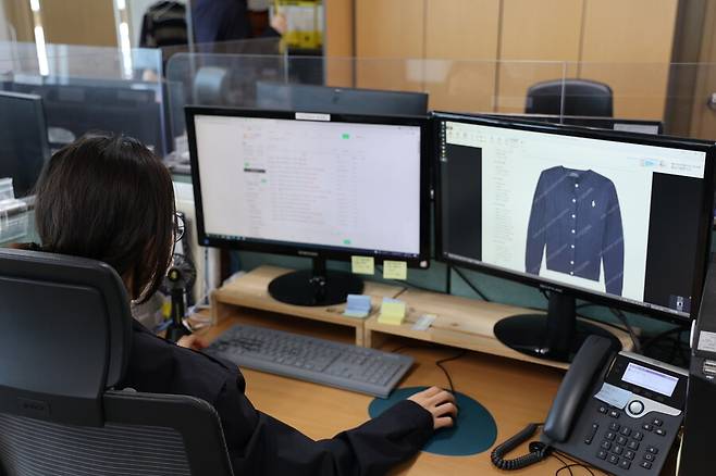서울세관 디지털무역범죄조사과는 최근 오픈마켓 모니터링 전담요원을 배치해 사이버 불법무역행위 근절을 위한 상시 모니터링을 진행하고 있다. 서울세관 제공
